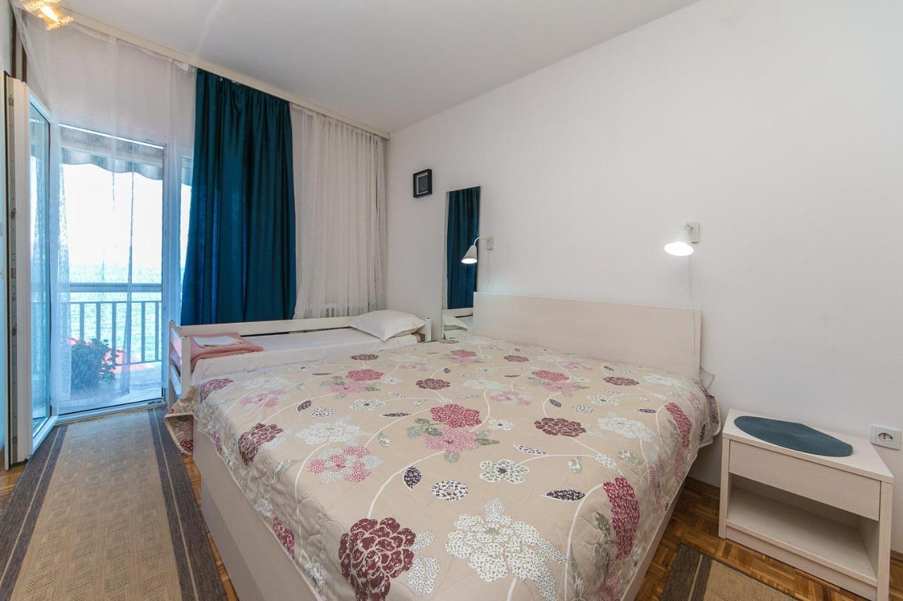 Apartments By The Sea Brist, Makarska - 15714 Podaca Extérieur photo